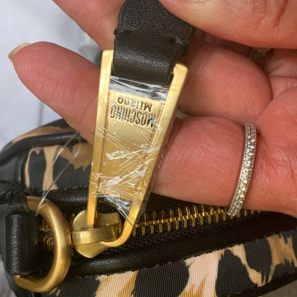 Authentic MOSCHINO Learher/canvas zip top cheetah print Crossbody - Picture 9 of 15